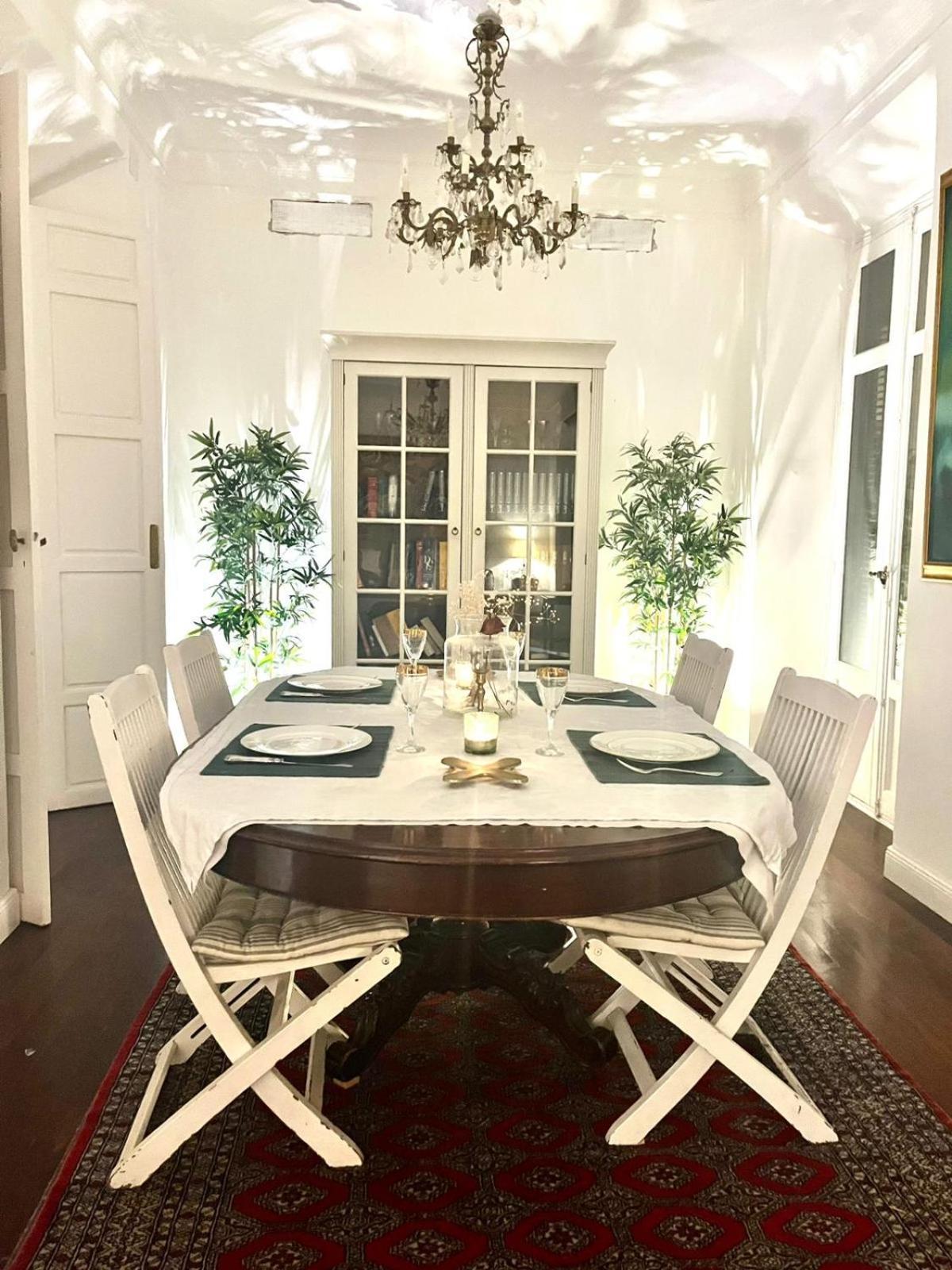 Small Stylish Room With Comfortable Queen-Size Bed In Very Large, Beautifully Decorated Shared Flat In The Historic Centre Of Μάλαγα Εξωτερικό φωτογραφία